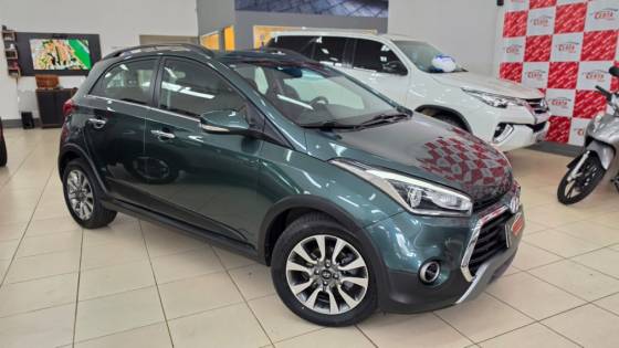 HYUNDAI HB20X 1.6 16V PREMIUM FLEX 4P AUTOMÁTICO HYUNDAI HB20X 1.6 16V PREMIUM FLEX 4P AUTOMÁTICO